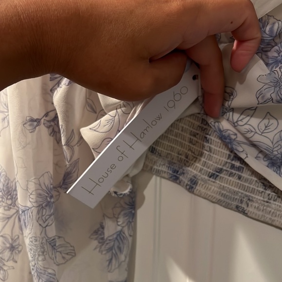 HOUSE OF HARLOW TOP - Picture 2 of 3